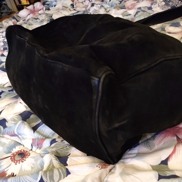 CHANEL Black Suede Tassel Shoulder Bag - Picture 8 of 15